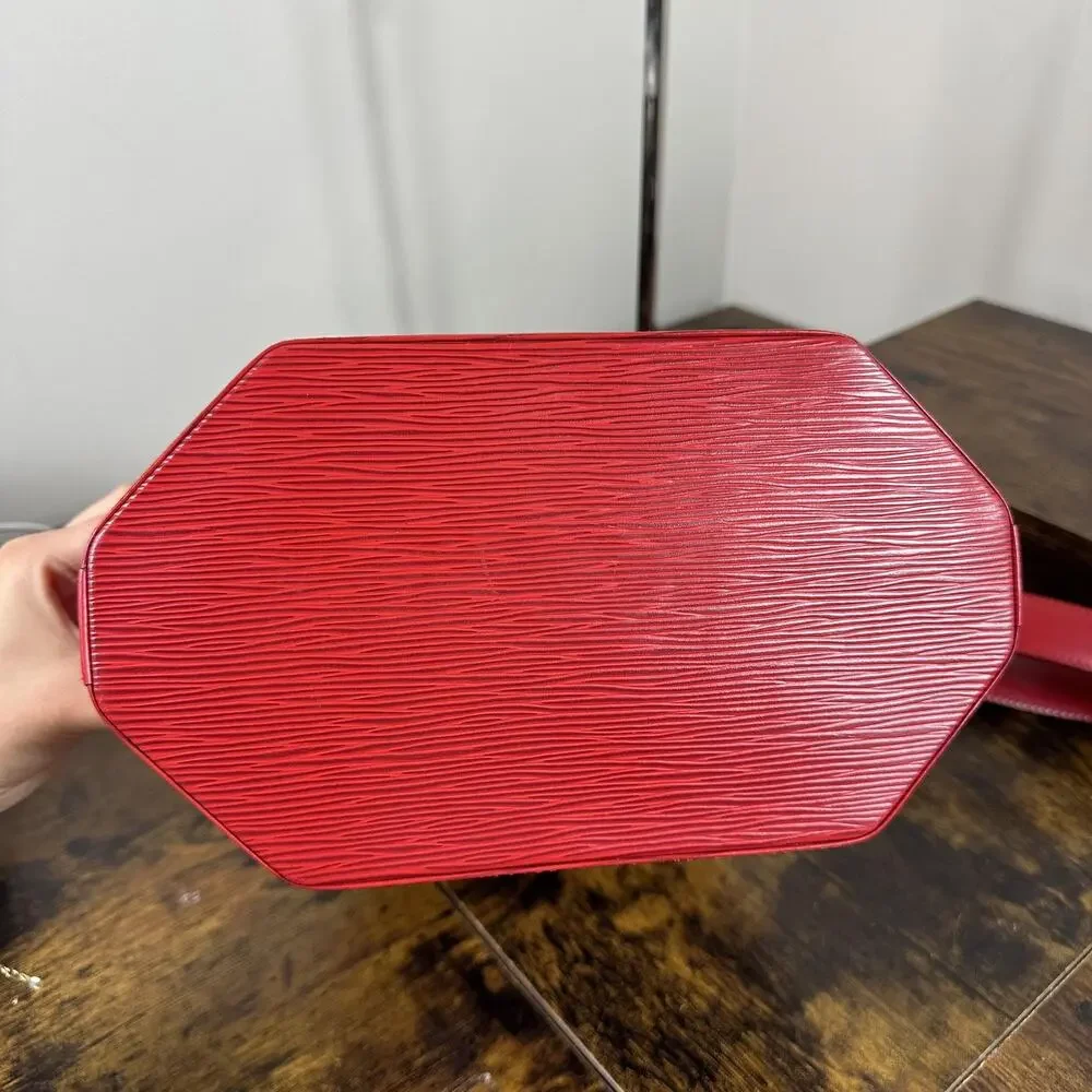 Louis Vuitton Vintage Bucket Crossbody Bag Womens Small Red Epi Leather France